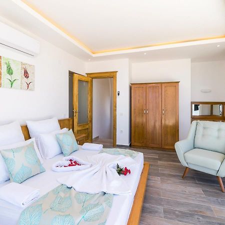 Villa Bella 5 Sleeps 6 Isolated Pool See&Montain View Uzumlu  Buitenkant foto