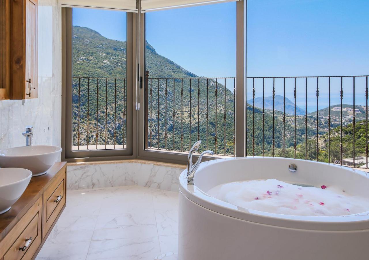Villa Bella 5 Sleeps 6 Isolated Pool See&Montain View Uzumlu  Buitenkant foto